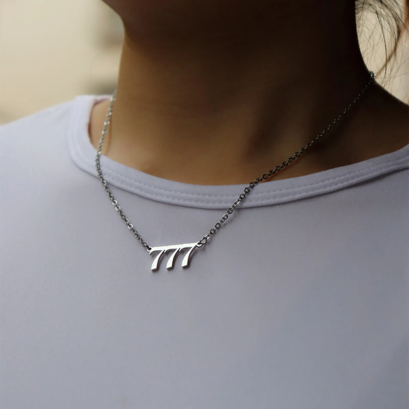 سلسلة الترقوة 444 قلادة الملاك عدد 222 333 طوق الشرير مجوهرات الفولاذ المقاوم للصدأ قلادة Deil المختنق Babygirl هدية عيد #4