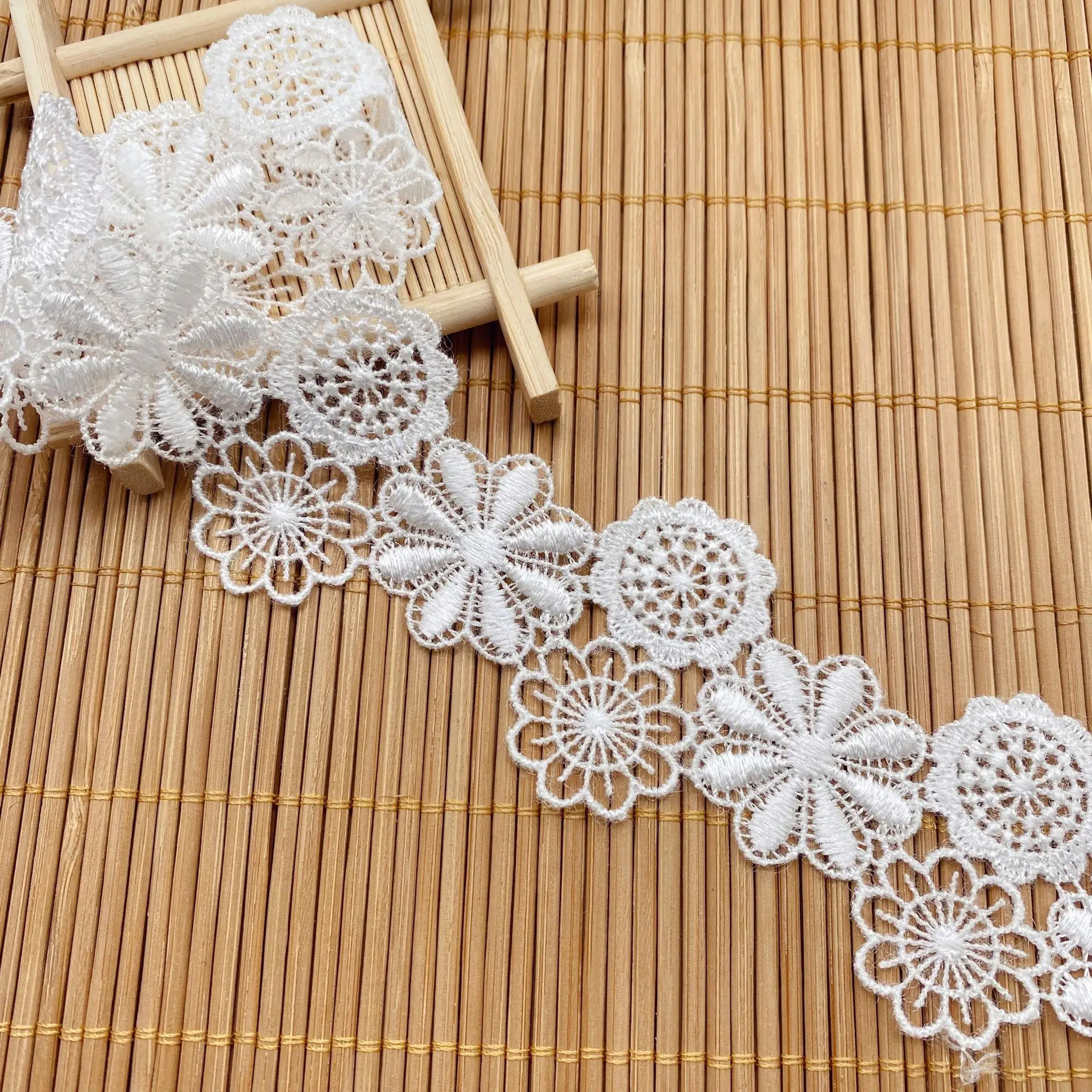 3Yard 4.3cm Hollow Flowers Black White Lace Ribbon Handmade Lace Trim Patchwork Material DIY Garment WeddingSewing Accessories