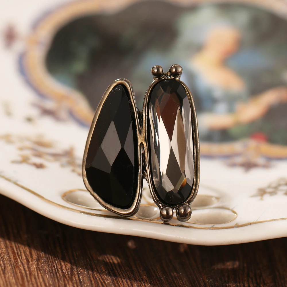 Trendy Fashion Ring Retro Inlaid Black Resin Crystal Ring Engagement Banquet Party Jewelry