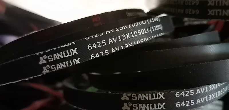 Cinghia di trasmissione a t triangolare dentata per auto AV per macchinaav13x1050li AV13X1050Li