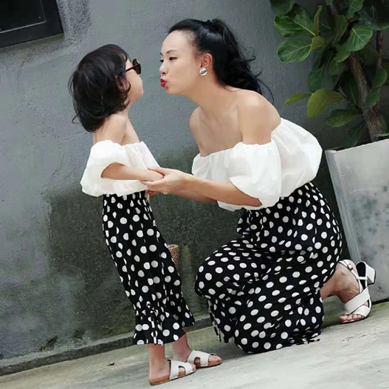 Mommy&Me Parent-Child Mother Daughter Women\'S Suits Off-The-Shoulder Tops+Dots Nine Points Pants 2020 Summer New Family Clothing