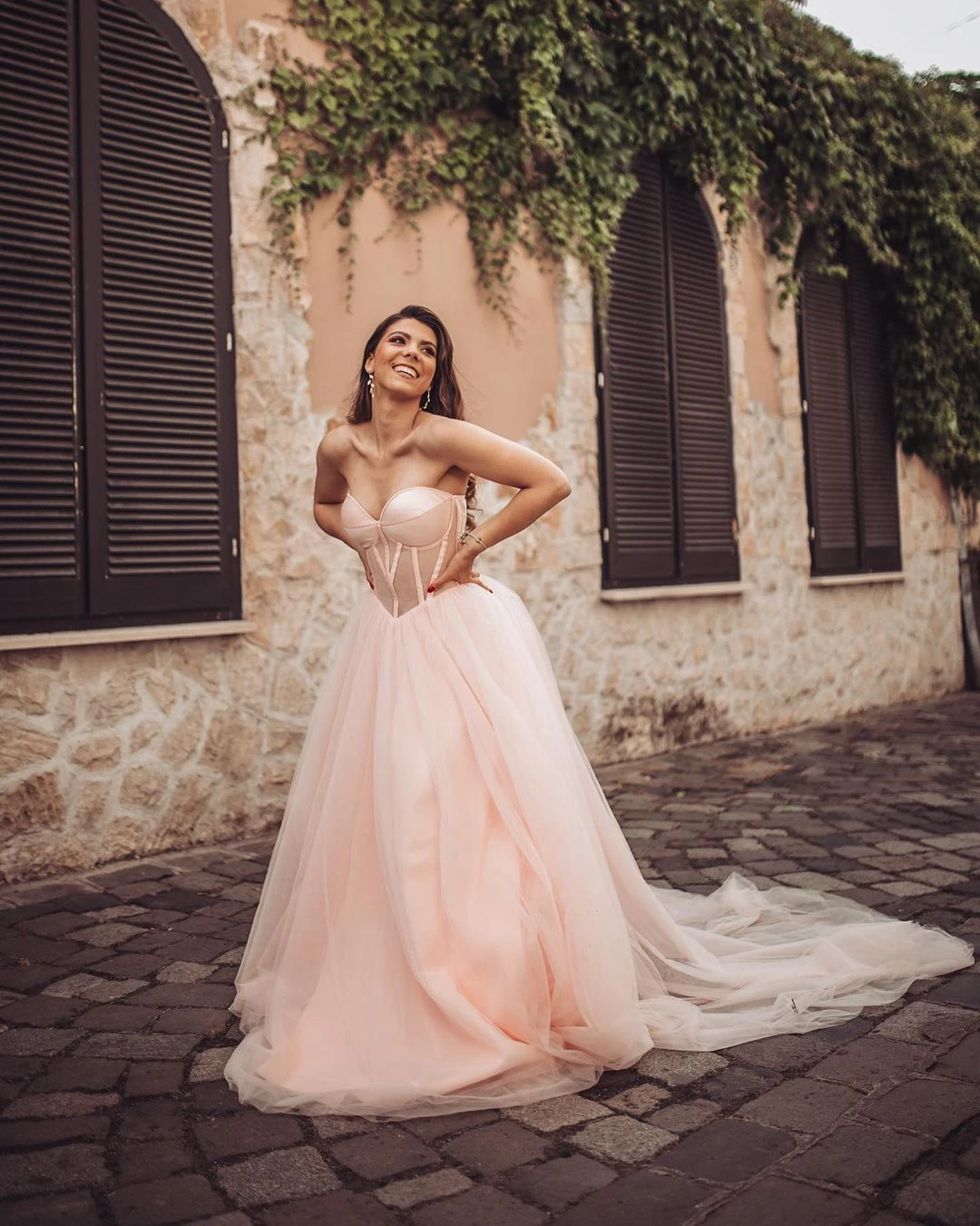 Abito da sera in Tulle rosa chiaro abito da ballo senza spalline abiti da sera soffici a strati a manica lunga abito da sposa a trapezio per abiti da sposa personalizzati