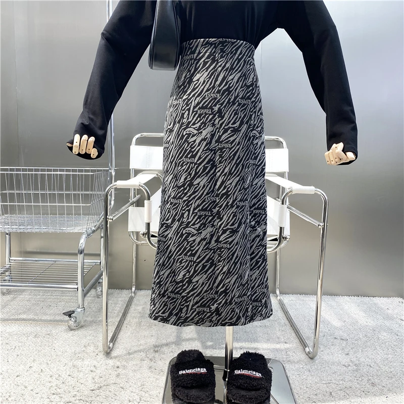 New 2021 Fashion Letter Zebra Pattern Hip Wrap Skirt With Velvet Retro High Waist Thin Side Slit Straight Tube Mid Length Skirt