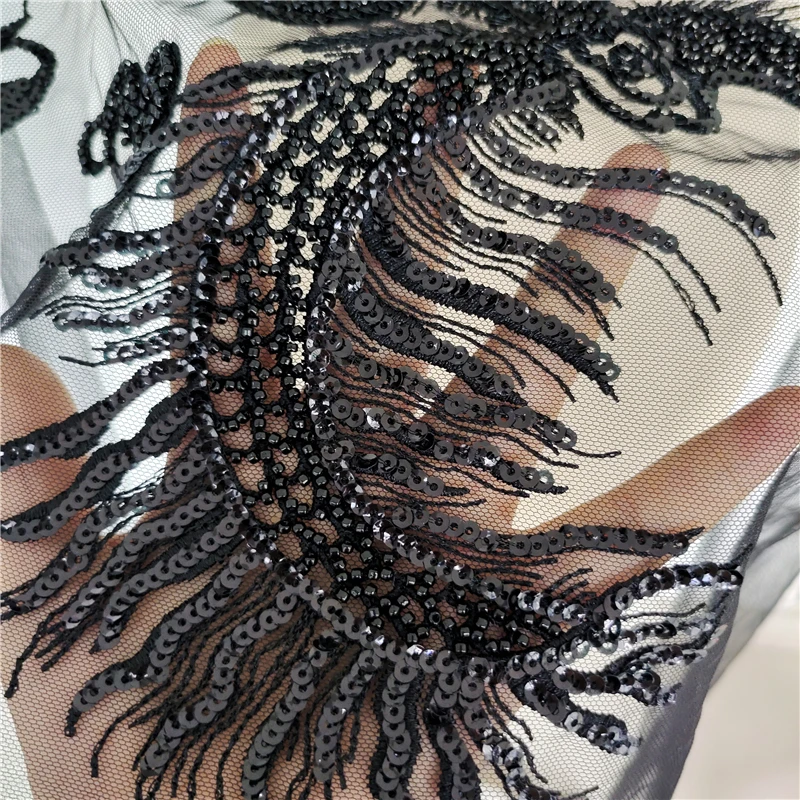 Nuovo sexy di lusso nero della maglia del ricamo in rilievo di applique patch di paillettes nube di buon auspicio drago del vestito di nuovo