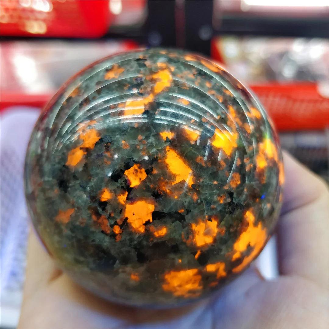 

Flame Stone Yooperlite Natural Mineral Rocks Containing Fluorescent Sodalite Under Ultraviolet Ball Collecting Home Decoration