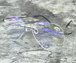 Ultralight Pilot Rimless Reading Glasses with Alloy Frame for Men Women Blue Light Blocking with Case +1.0 +1.5 +2.0 +2.5