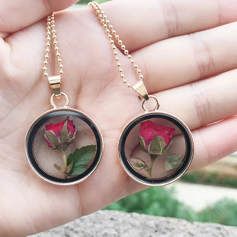 Картина 7: Женское круглое ожерелье с подвеской в виде сушеных цветов