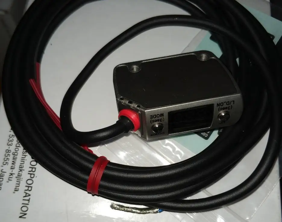 LR-ZB250AN LR-ZB250CP LR-ZB250C3P LR-ZB100C3P LR-ZB250N LR-ZH500C3P LR-ZB250AP LR-ZH500N  new original Keyence laser sensor