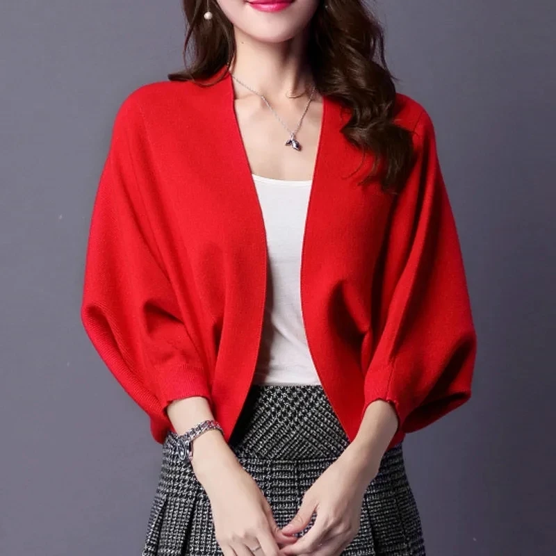 

Women Short Cardigan Knitted Cloak Shawl Spring Autumn New V-neck Bat-sleeve Sweater Jacket 2022 Fashion Solid Pull Poncho Mujer