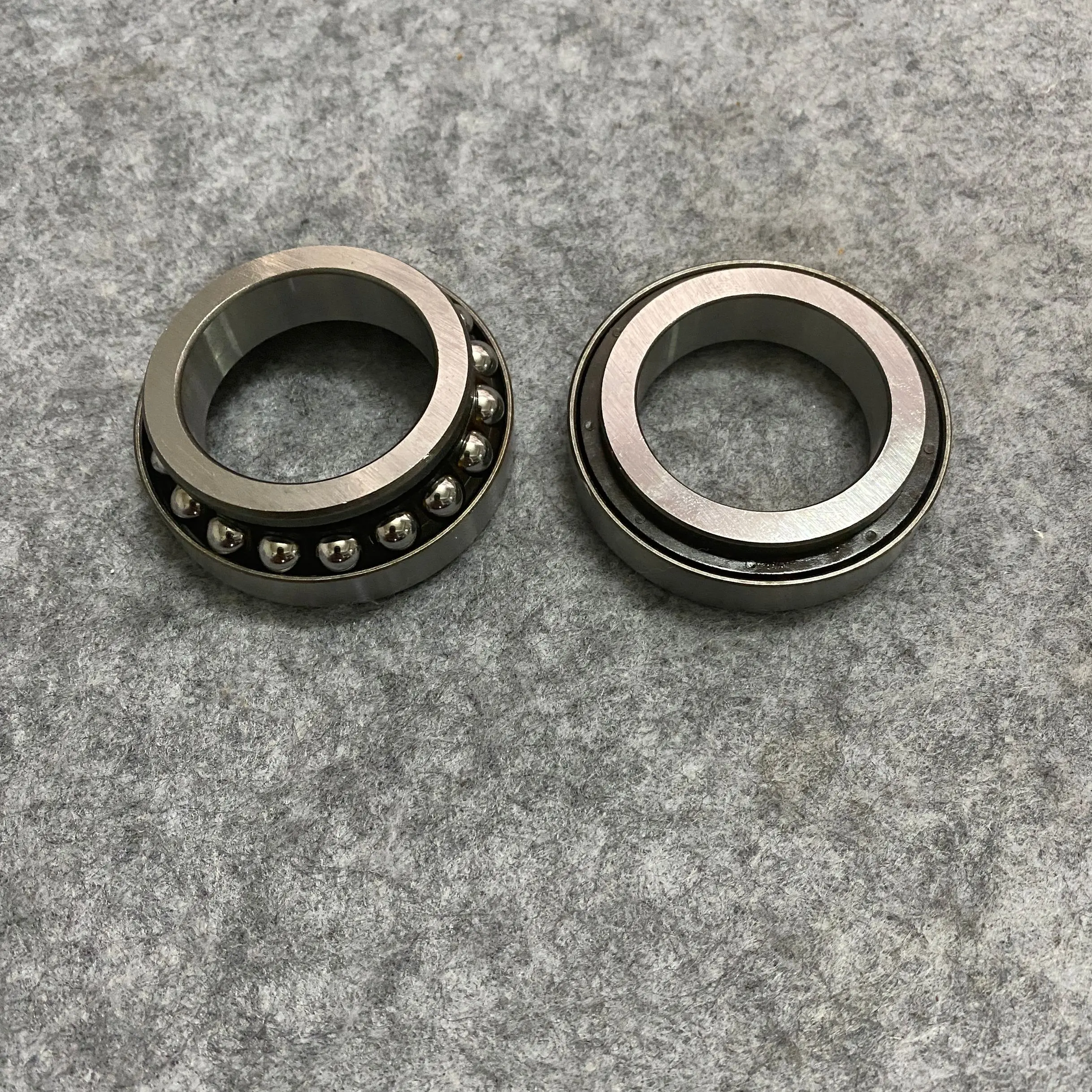 

Steering Head Bearing Kit For KAWASAKI EX250 EX300 EX650 W650 W800 KLR650 KLX650 KLR250 KX85 KX125 VN800 VN900 VN1600 1500 1700