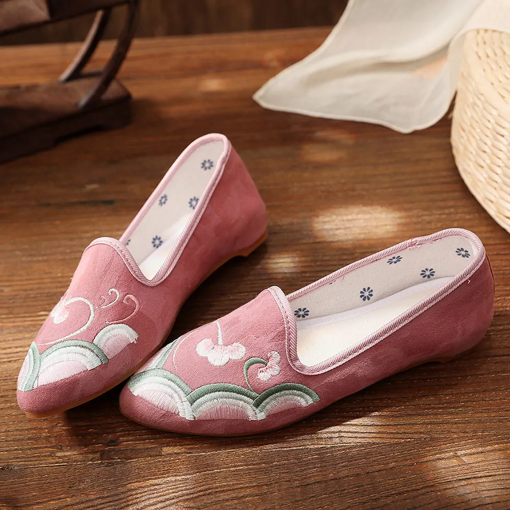 Veowalk Flower Embroidered Women Cotton Fabric Pointed Toe Flat Shoes Comfortable Slip On Flats Ladies Chinese Style Shoes