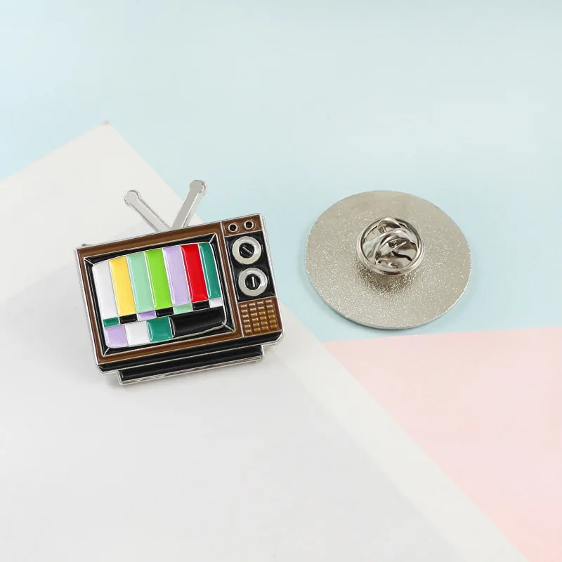 No Signal Enamel Pins Custom Old-school TV Screen Brooches Creative Button Badge Fashion Backpack Jewelry Gift for Kids Friends