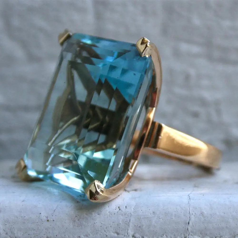 Foydjew New Style Inlaid Topaz Sea Blue Princess Square Diamond Ring European and American Exaggerated Engagement Ring for Women