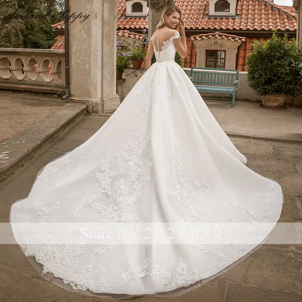 Lceland Poppy Customized Scoop Neck Ball Gown Wedding Dresses Floor Length Beaded Lace Appliques Bridal Gown with Chapel Train