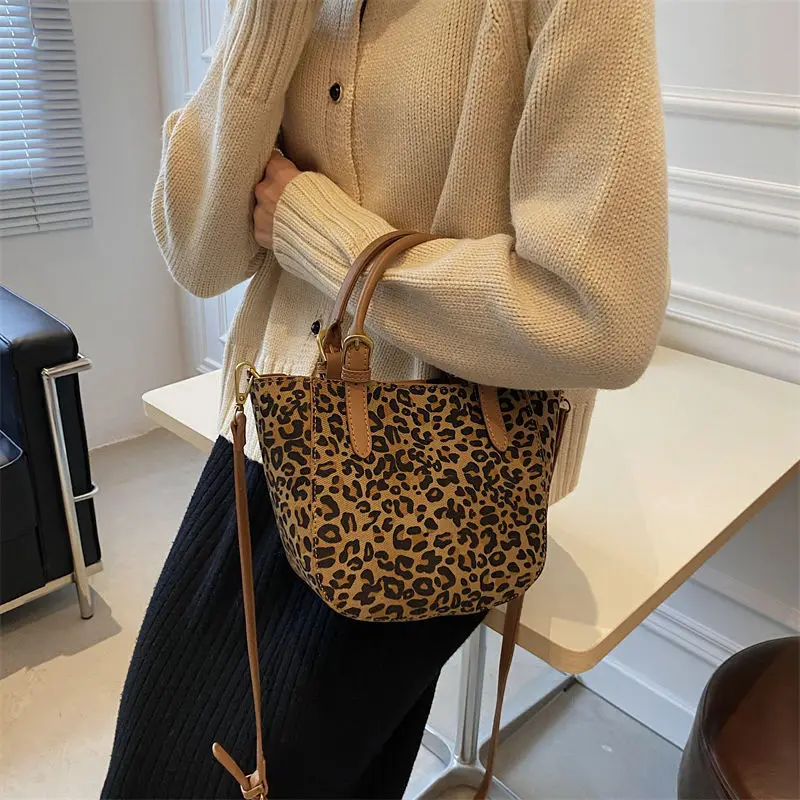 Women's Sexy Leopard Suede Tote Bag High Sense Large Capacity Shopping Bag Classic Fashion Temperament Fashion Designer Handbag