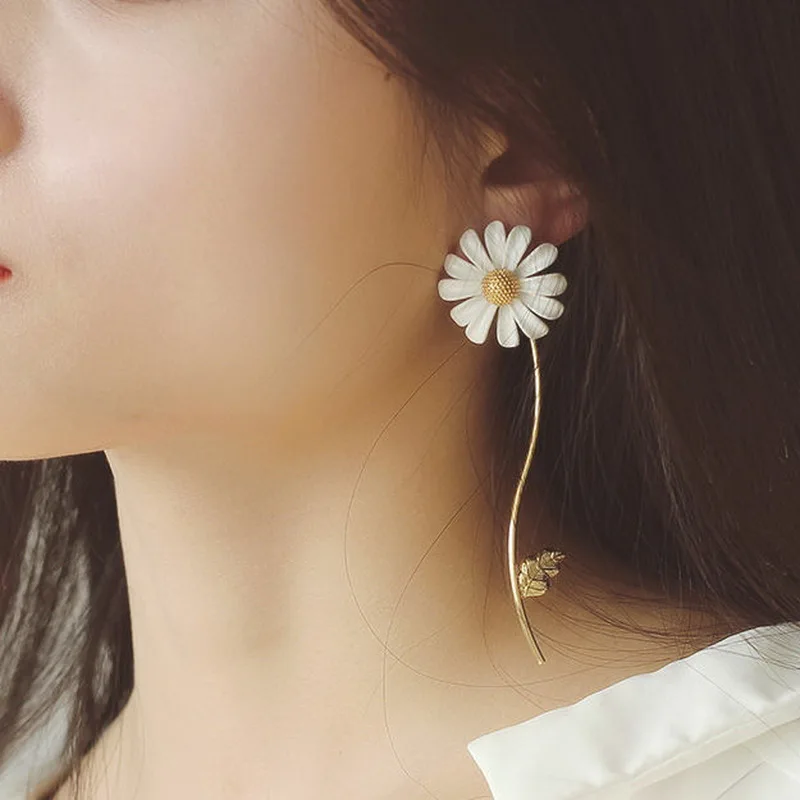 Koreanischer Stil Niedliche Kleine Gänseblümchen-Ohrstecker für Frauen Süße Asymmetrische Ohrringe Partyschmuck Geschenke – Detail 2