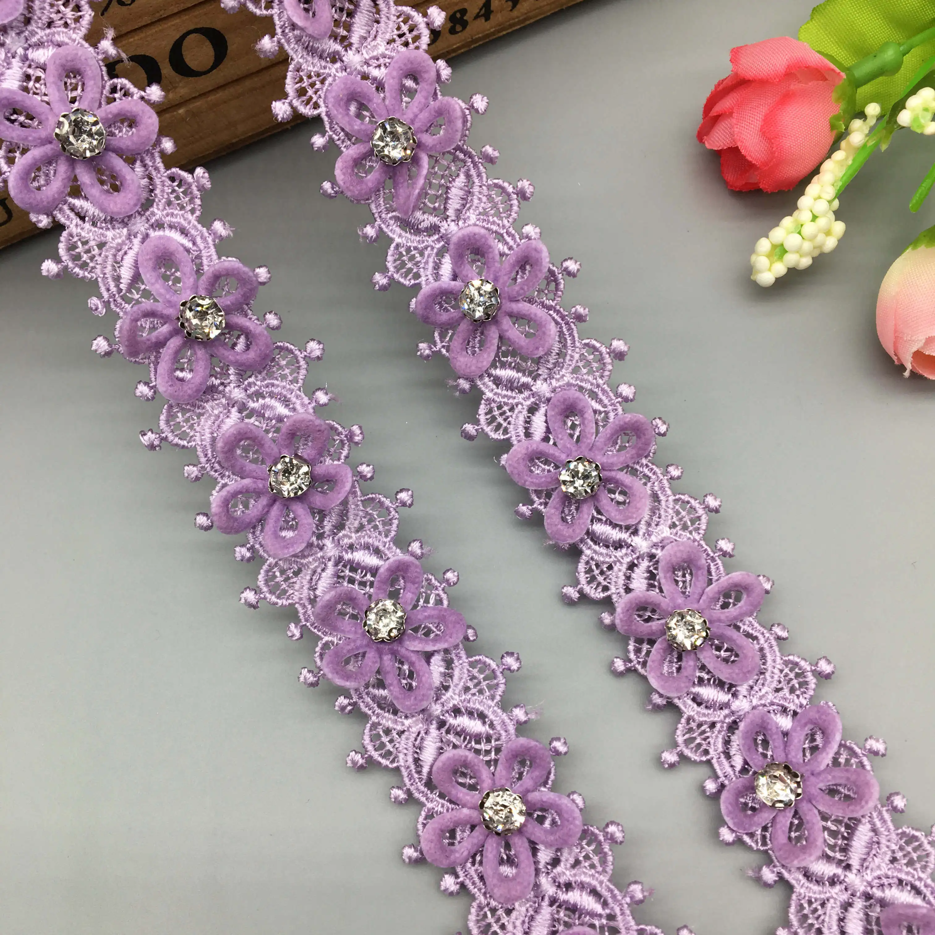 2 Yards viola perla 3D fiore pizzo Trim nastro tessuto ricamato Applique lavoro a maglia cucito mestiere abito da sposa vestiti