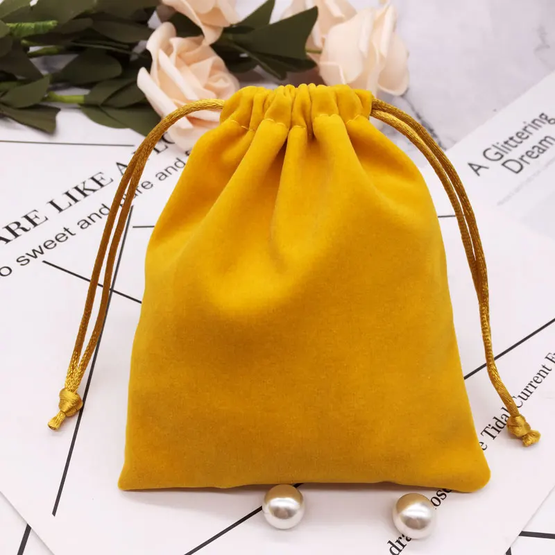 50pcs Custom yellow velvet bag small draw rope to collect jewelry text play gift wrapping shopping bags for boutique