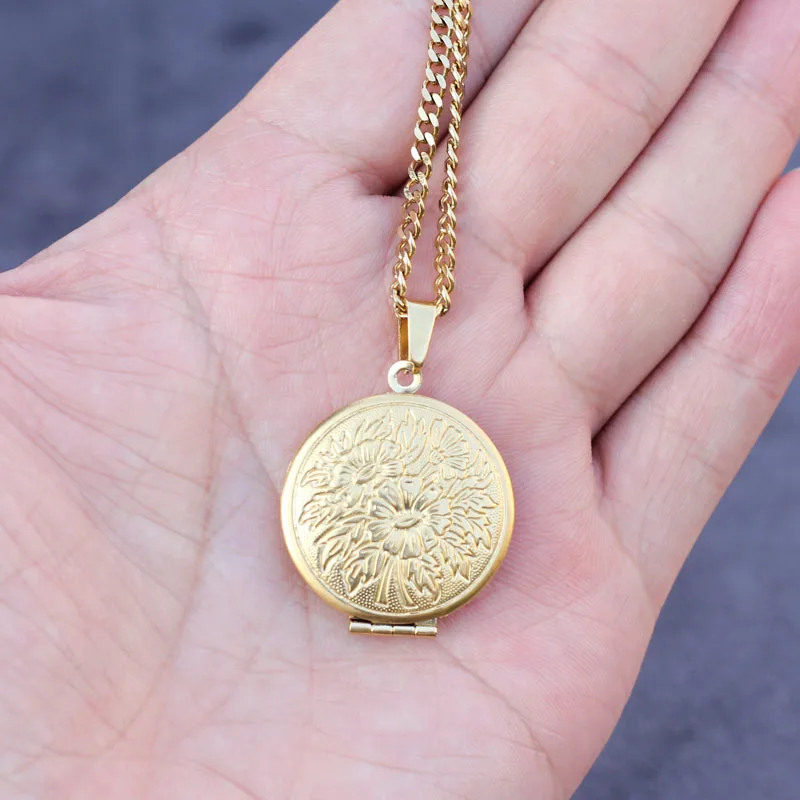 Put Picture Photo Frame Pendant DIY Flower Carving Necklace Creative Design Retro Stainless Steel Gold-plated Golden Jewelry