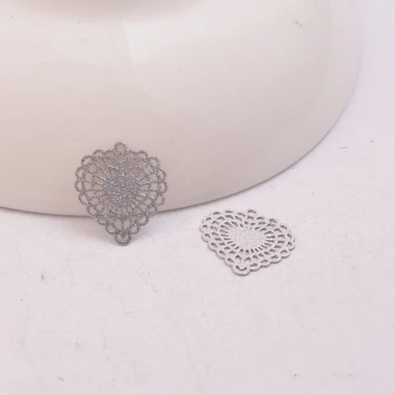 100 Stück AC2575 Messing-Herzanhänger, bunte filigrane Ohrring-Verbindungsstücke, Metallverzierungen, DIY-Schmuckmaterialien, 14mm*15mm – Detail 7