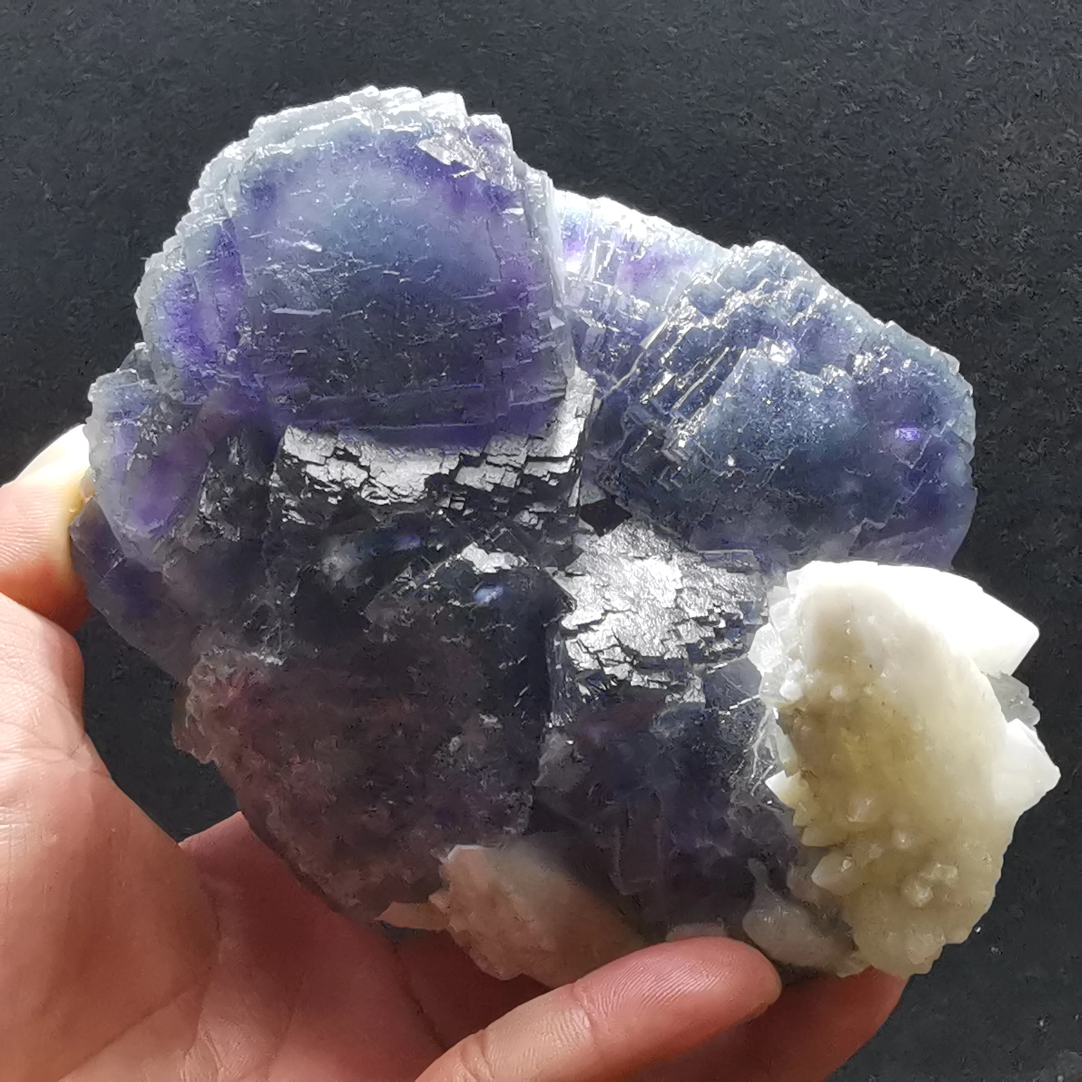 1705.4gRare purple blue ladder fluorite and crystal columnar paragenetic mineral specimen quartz gem stone furniture decoration