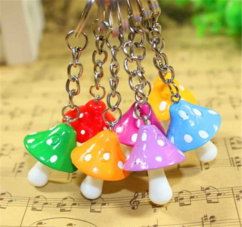 

200pcs Novelty Plastic Mushroom Key Chains Mini Mushroom Shaped Key Rings Gifts WB1513