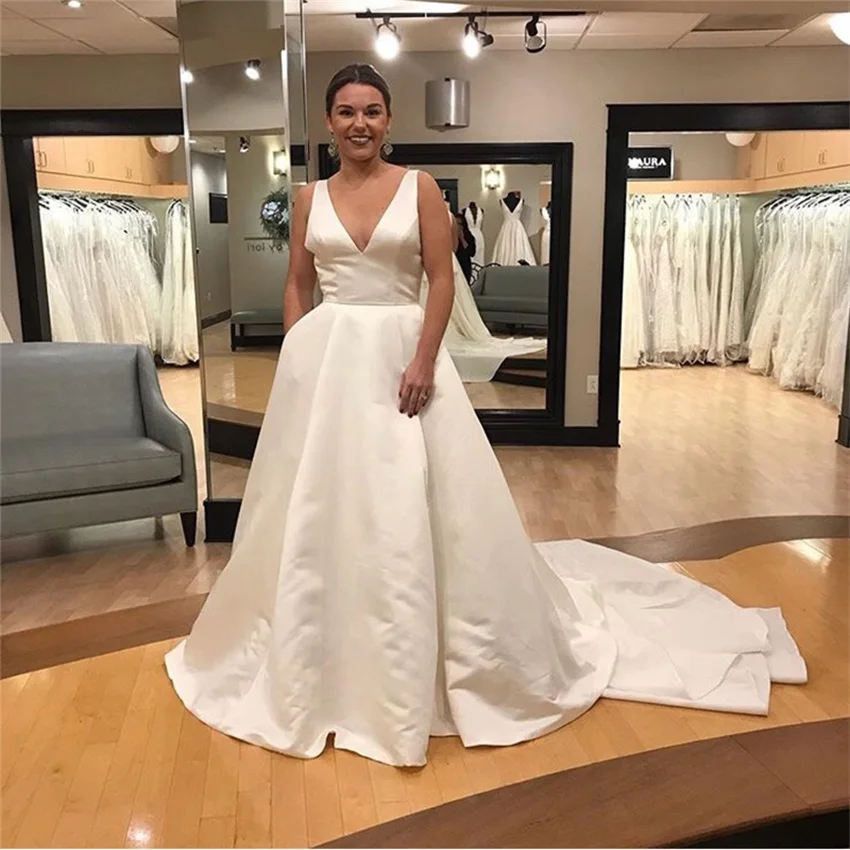 Plus Size A-line Wedding Dress V-neck White Ivory Satin Long Bridal Dress Backless Bow Back 2020 Cheap Vestido De Casamento