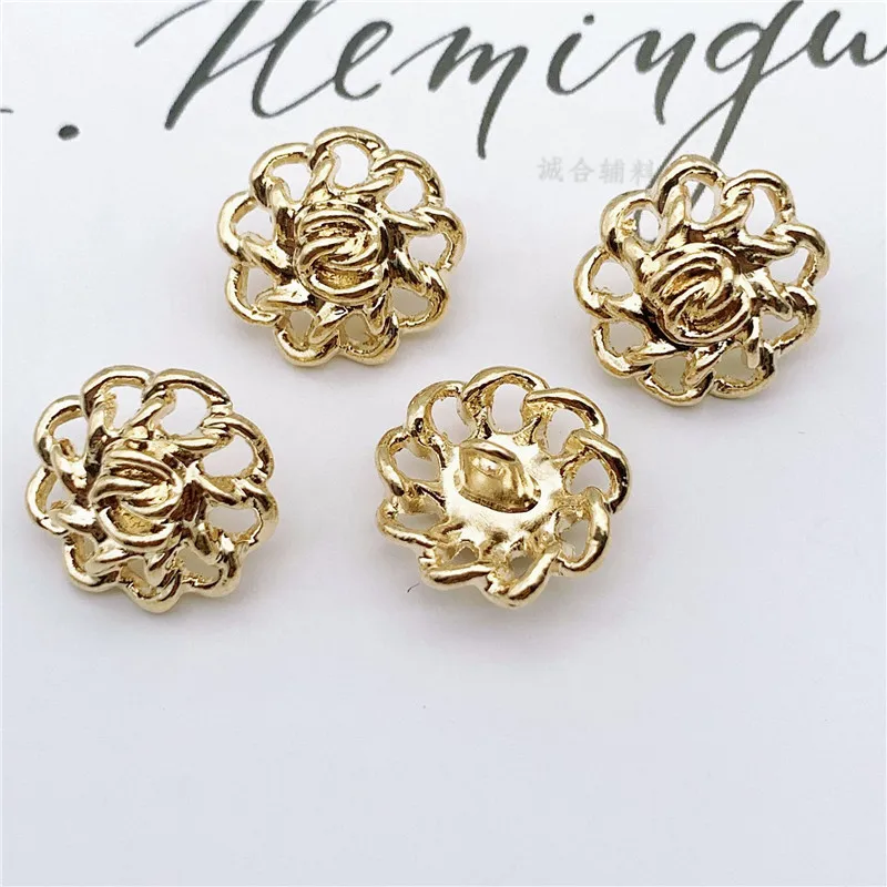 

10pcs 15/20/25mm Popular Golden Hollow Metal Buttons for Sewing Beautiful Flower Buttons for Needlework Fashion Jacket Buttons