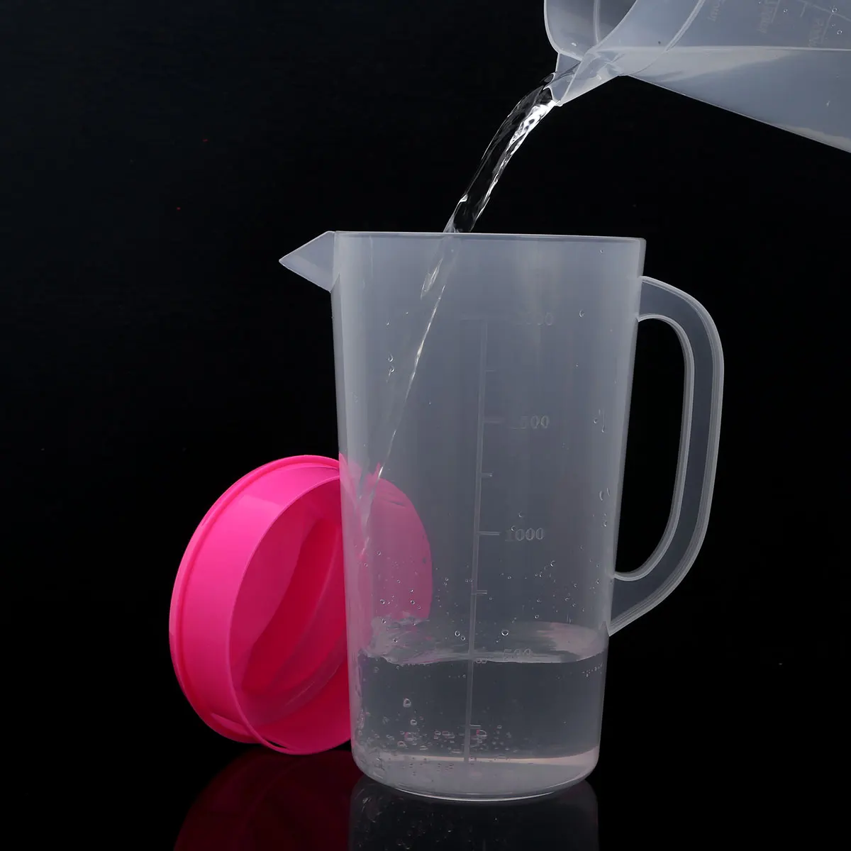 Large Capacity Food Grade Plastic Measuring Water Pitcher Jug Kitchen Pitcher Water Filters with Lids for Ice Tea Juice Beer