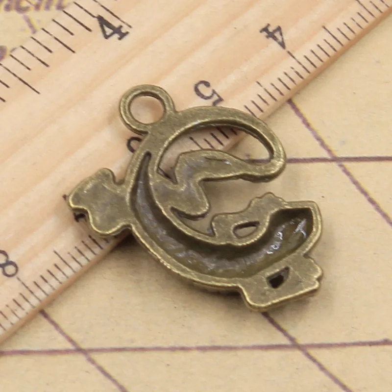 8pcs Charms Gecko Lizard 31x24mm Antique Bronze Silver Color Pendants Making DIY Handmade Tibetan Finding Jewelry For Bracelet