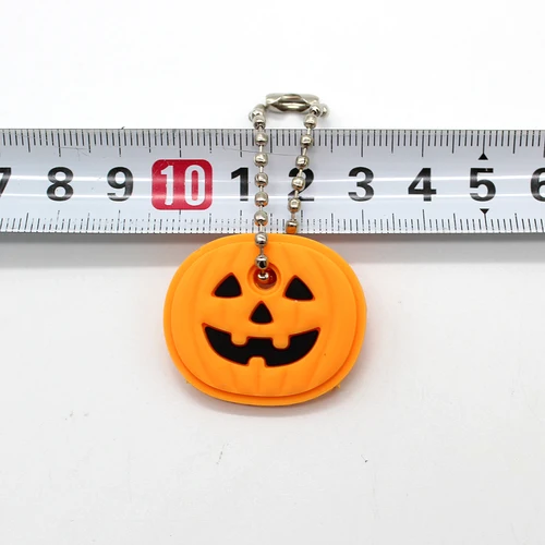 Imagen 2 del producto Nueva funda protectora de silicona suave de dibujos animados para llaves, funda protectora antipolvo para Control de llaves, llavero pequeño bonito con colgante para llavero