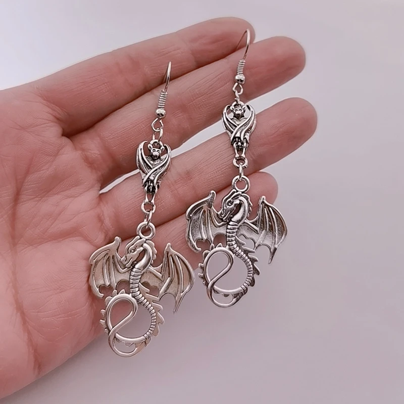 Π‘Π΅ΡΠ΅ΠΆΠΊΠΈ Β«Π»Π΅ΡΡΡΠ°Ρ ΠΌΡΡΡΒ», ΡΠ΅ΡΡΠ³ΠΈ-Π΄ΡΠ°ΠΊΠΎΠ½Ρ, Π² ΡΡΠΈΠ»Π΅ ΠΏΠ°Π½ΠΊ, ΠΆΠ΅Π½ΡΠΊΠΎΠ΅ ΡΠΊΡΠ°ΡΠ΅Π½ΠΈΠ΅ Π΄Π»Ρ Π½ΠΎΡΠ½ΠΎΠ³ΠΎ ΠΊΠ»ΡΠ±Π° Ρ ΠΆΠΈΠ²ΠΎΡΠ½ΡΠΌΠΈ, Π³ΠΎΡΠΈΡΠ΅ΡΠΊΠΈΠ΅ ΠΊΡΡΠ»ΡΡ Π»Π΅ΡΡΡΠ°Ρ ΠΌΡΡΡ Π‘Π΅ΡΠ΅ΠΆΠΊΠΈ Β«Π»Π΅ΡΡΡΠ°Ρ ΠΌΡΡΡΒ», ΡΠ΅ΡΡΠ³ΠΈ-Π΄ΡΠ°ΠΊΠΎΠ½Ρ, Π² ΡΡΠΈΠ»Π΅ ΠΏΠ°Π½ΠΊ, ΠΆΠ΅Π½ΡΠΊΠΎΠ΅ ΡΠΊΡΠ°ΡΠ΅Π½ΠΈΠ΅ Π΄Π»Ρ Π½ΠΎΡΠ½ΠΎΠ³ΠΎ ΠΊΠ»ΡΠ±Π° Ρ ΠΆΠΈΠ²ΠΎΡΠ½ΡΠΌΠΈ, Π³ΠΎΡΠΈΡΠ΅ΡΠΊΠΈΠ΅ ΠΊΡΡΠ»ΡΡ Π»Π΅ΡΡΡΠ°Ρ ΠΌΡΡΡ