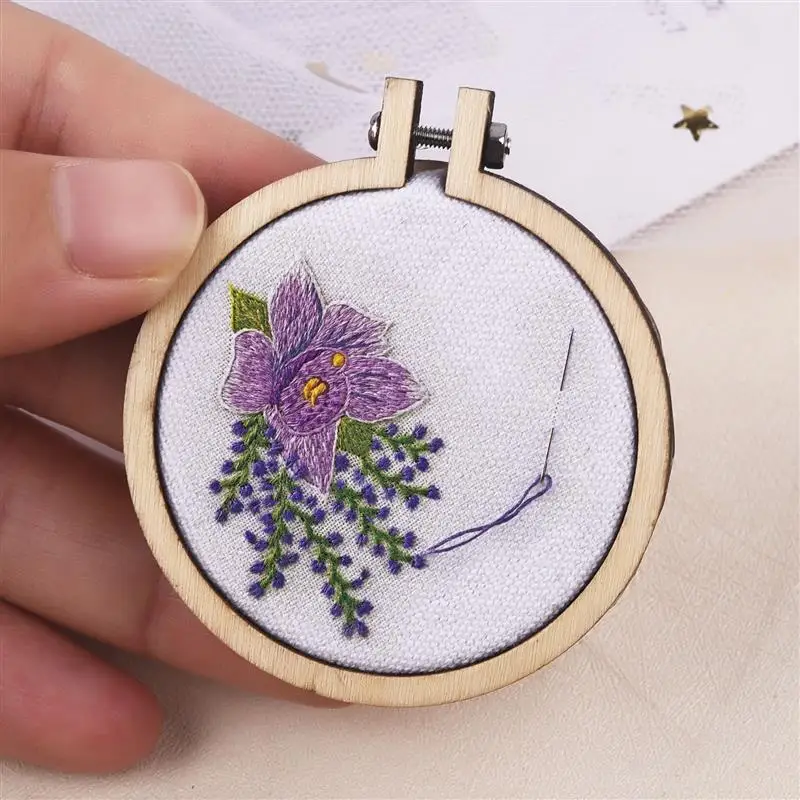 10 Pcs/Set 2.5-5cm Wooden Mini Embroidery Hoop Ring Cross Stitch Frame Handmade Pendant Crafts Embroidery Circle Sewing Kit