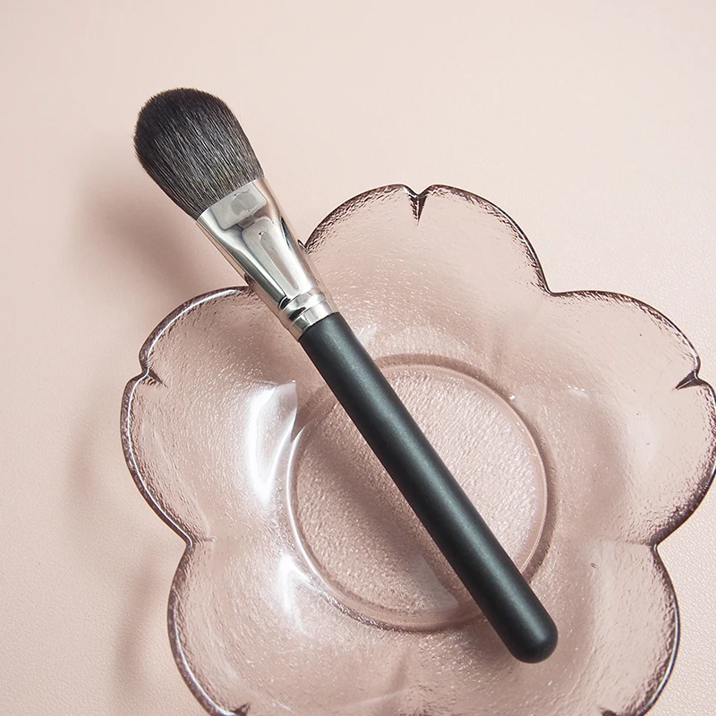 M127 Dual-Fibre Goat Hair and Synthetic Hair Soft Tongue Shape Precise Blusher Brush Highlighter Sculpting Makeup Brush