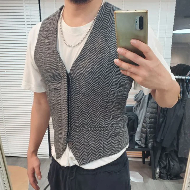 New Spring Men Business Cotton Sleeveless Jacket Slim Fit V-Neck Covered Button Short Waistcoat Designer Social Vest Oversize