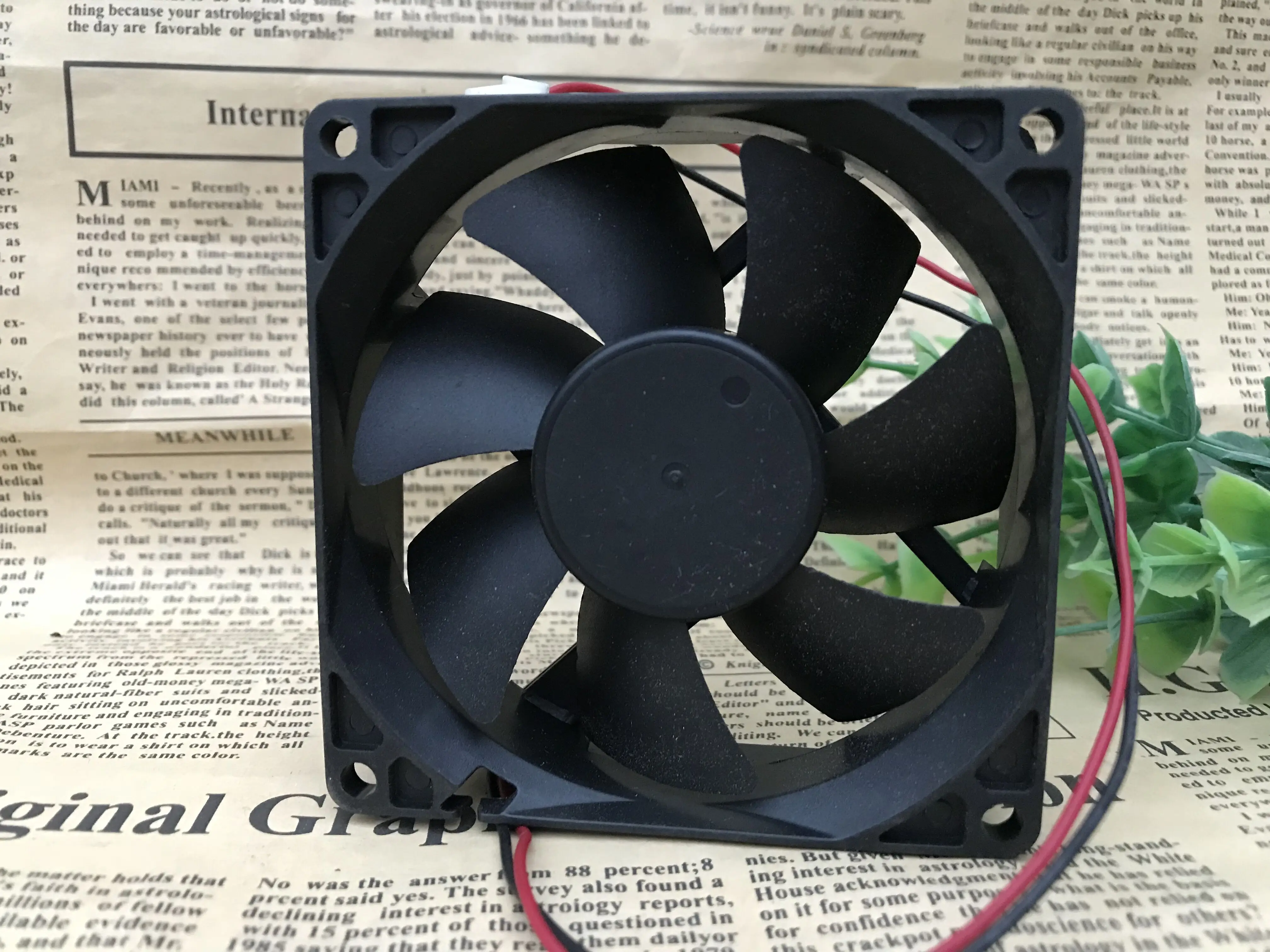 Ventilateur de refroidissement de serveur à 2 fils 12S8025H DC 12V 0.25A