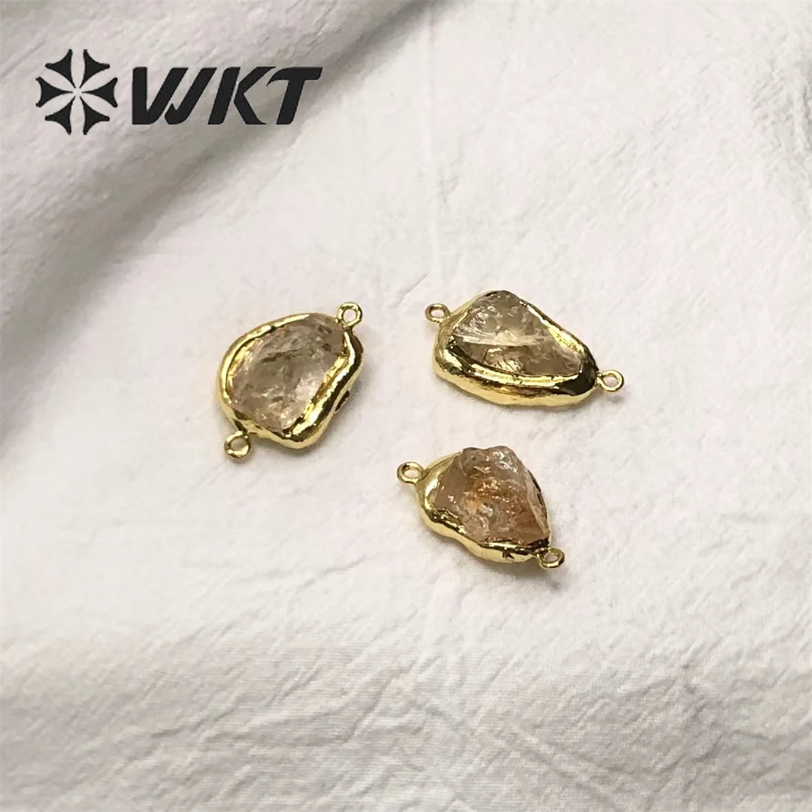 WT-C302 Best High Quality Yellow Crystal Spodumene Blue Apatite Pendant Fashion Beauty For Women As A Gift Always Nice Charms