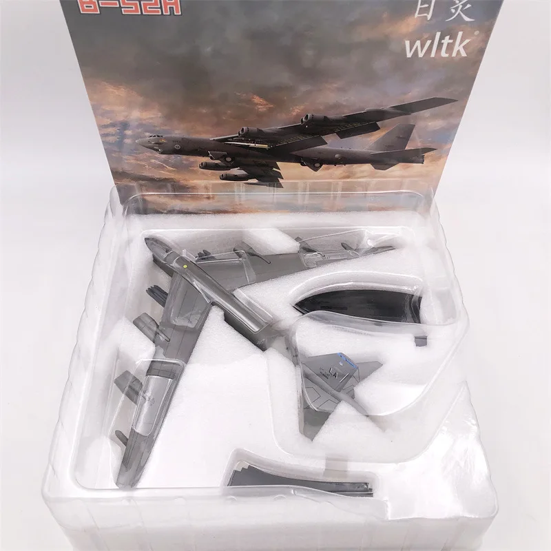 WLTK USAF B-52H Stratofortress Heavy Bomber with AGM-86 Cruise Missile 1/200 Diecast Aircraft Model