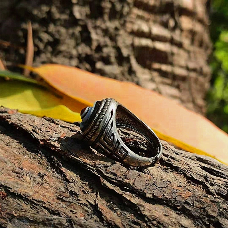 Natural Black/White Pretty stone Carving Beads Ring Tibetan Amulet Sky Eye DZI Ring Adjustable Circle Men\'s Rings Free Shipping