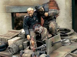 1/35 Resin Figure model kits Historical military Rescue the wounded 2 figures Unassembled and unpainted