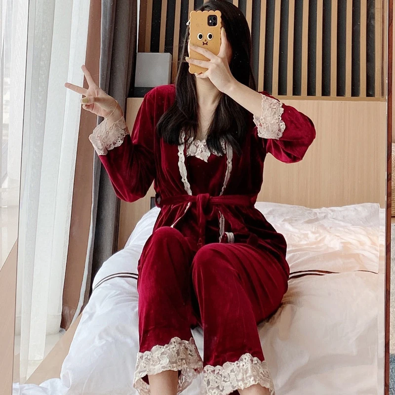 Pajama Woman Winter Gold Velvet 3 Pieces Pajamas Set Autumn Winter 4 Color Lace Sexy Sling Long Sleeves Nightdress