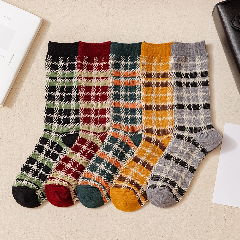 1 Pair Women Socks Spring Autumn Retro Style High Quality Cotton Socks Women Men Couple Socks Stripe Pattern Solid Color Socks