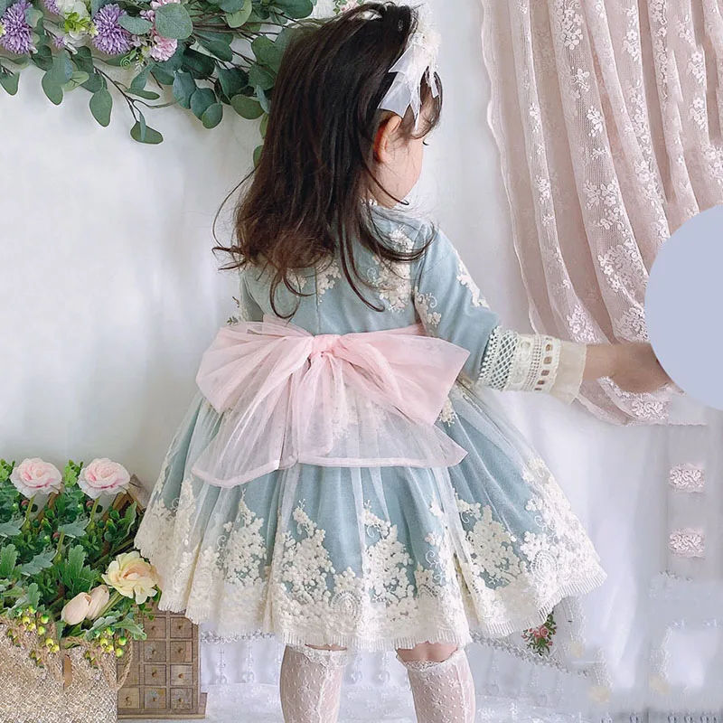 

Children Spanish Dressses Ball Gowns with Hat Baby Thick Frock Autumn Winter Girls Spain Lotia Dress With Bow Kids Long Sleeve