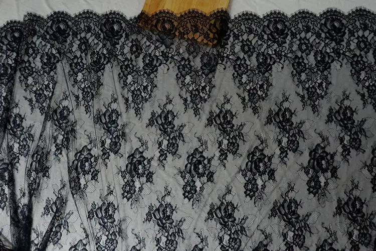 Florals Wedding Dress Lace Fabric Chantilly Lace Width(height) 150cm Length 300cm per Piece