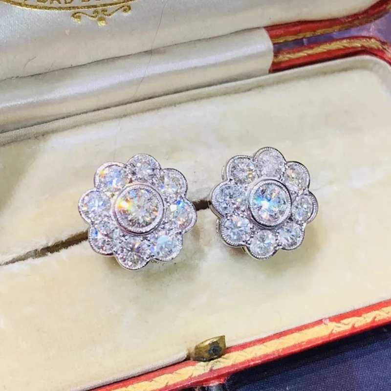 Huitan Chic Flower Shaped Stud Earrings Inlay Crystal Cubic Zirconia Engagement Wedding Women Earrings Versatile Fashion Jewelry