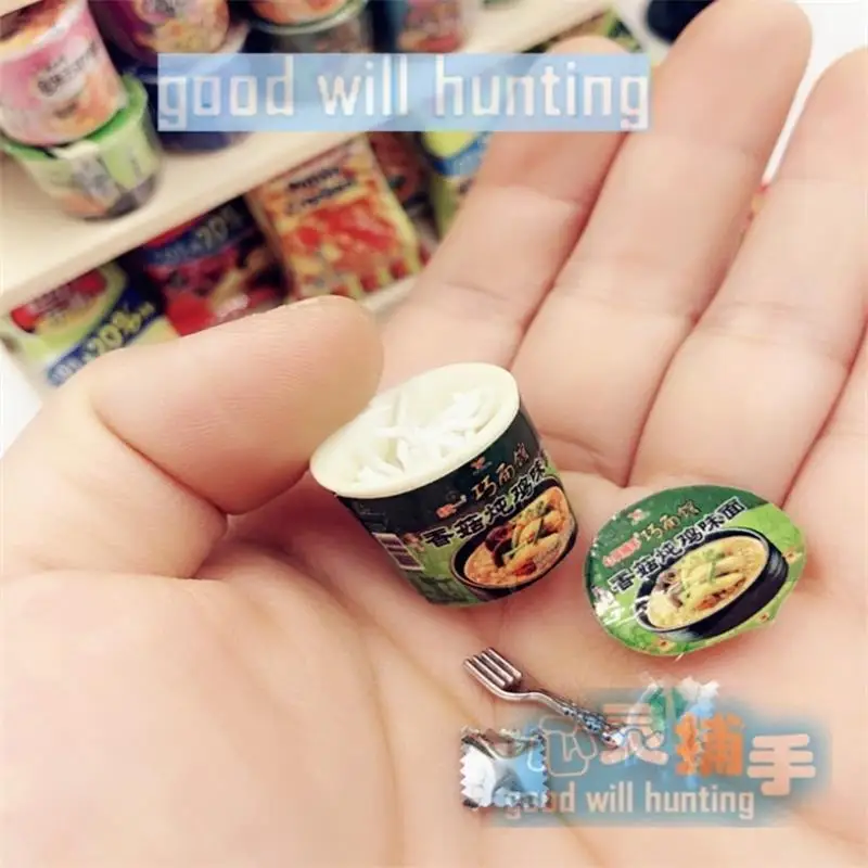 1pcs 1.9cm 1:12 Miniature drums of instant noodles with food fork Mini Chinese Instant Noodles for dollhouse decor kitchen Toys