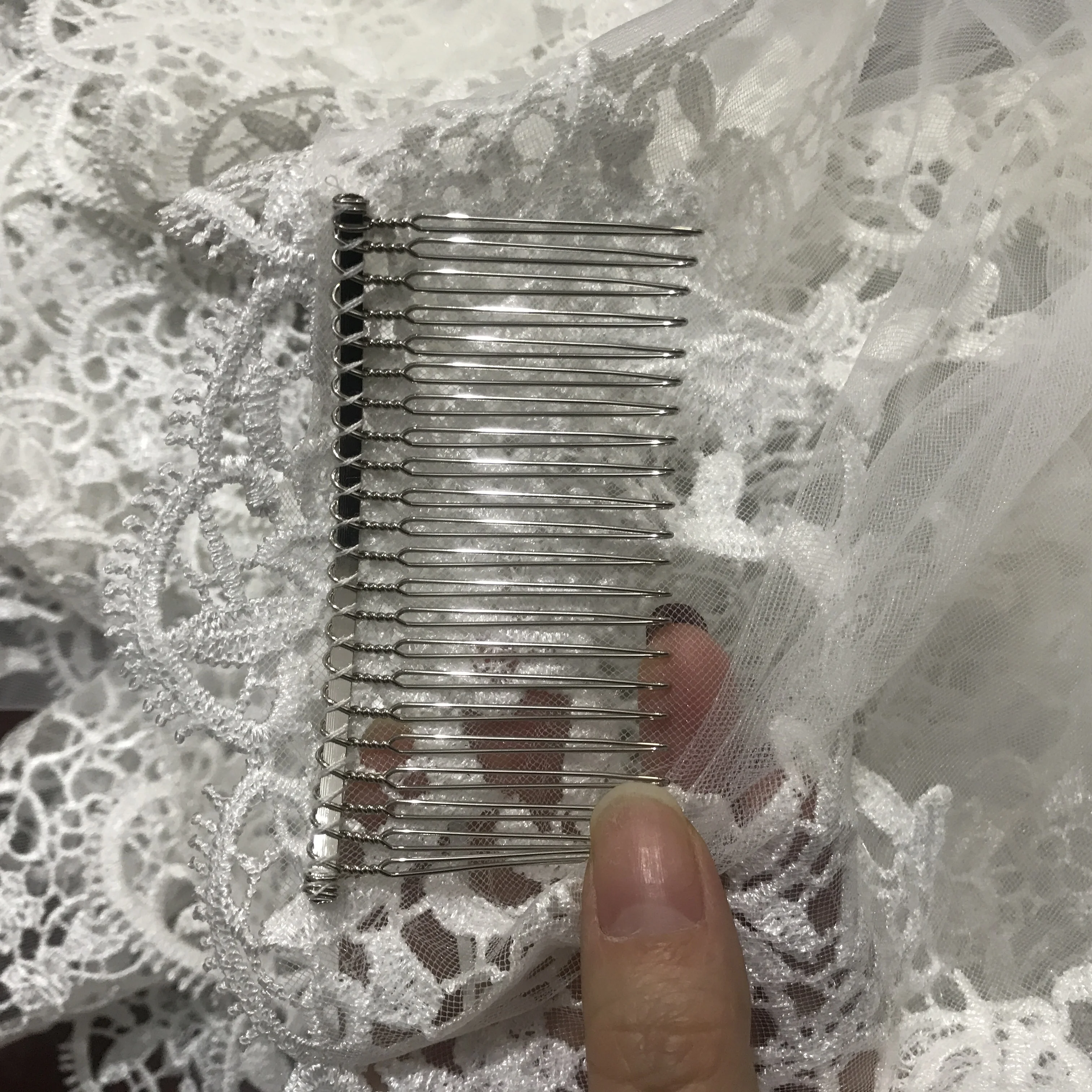 Ivory Bridal Veils Lace Applique Edge 300CM Wedding Veils  Bridal Accessories Chapel With Comb