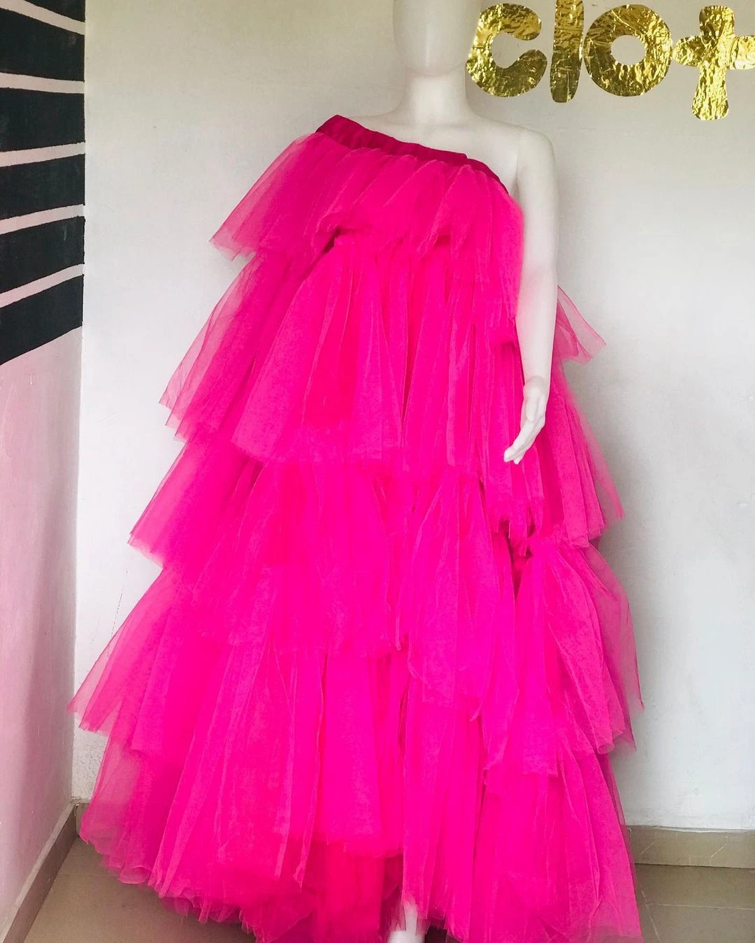 Vestido de fiesta clásico para mujer, prenda de baile de un solo hombro, largo hasta el suelo, multicapa, pastel hinchado, tul