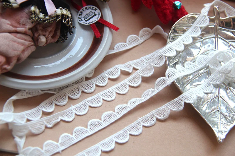 5 Yards Polyester Embroidered Lace 3d Flower Guipure Lace Embroidery Appliqued Sewing Trims White and Black