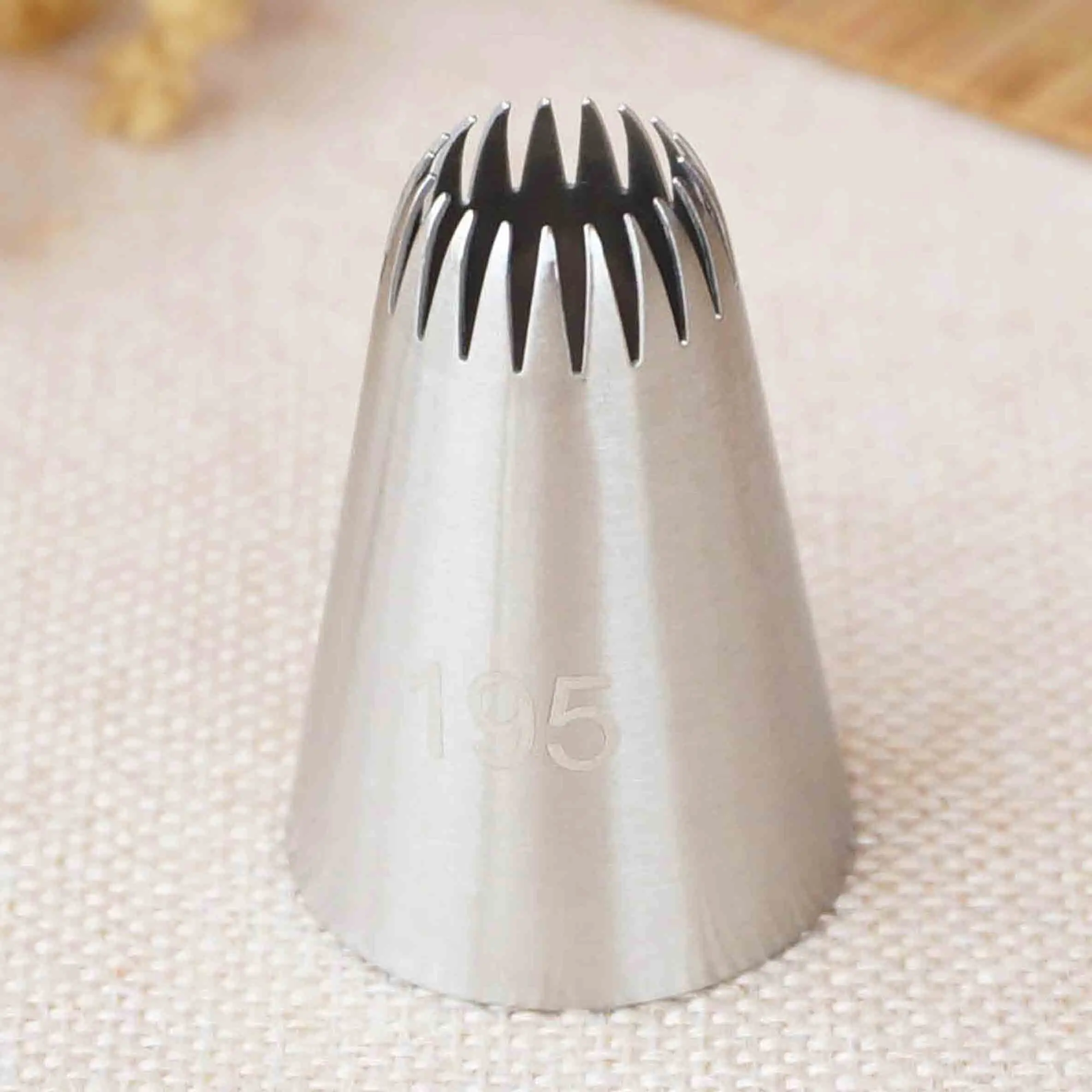 #195 Cake Decorating Pastry Piping Nozzle Icing Tips Bakeware Kitchen Cookies Tools Stainless Steel